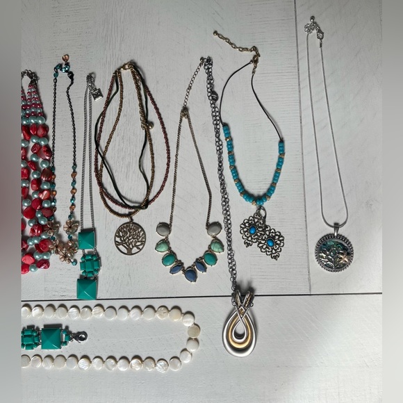 Necklace Bundle - Picture 4 of 8